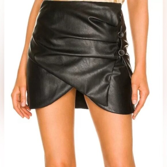 NWT NONCHALANT LABEL REVOLVE KRISTEN Faux Leather SEXY Mini Skirt Size SMALL - Picture 1 of 16
